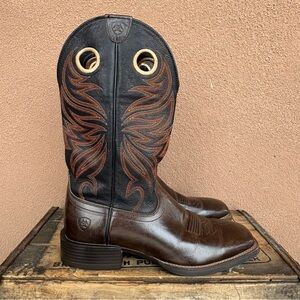 Ariat Men’s Sport Rider Wide Square Toe Western Boot